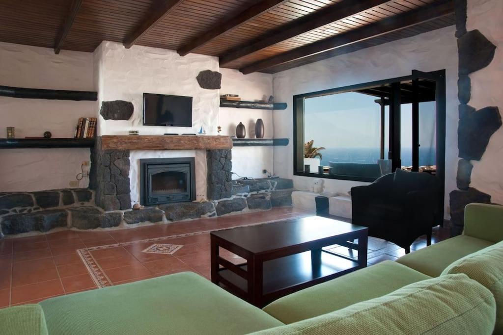 Casa Hugo Villa Tias Exterior photo